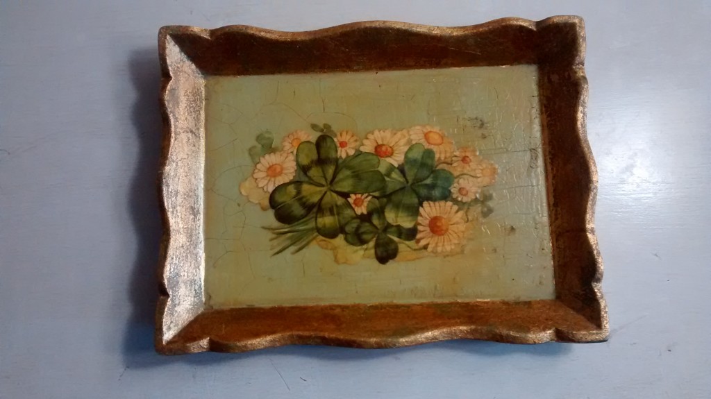 Svuotatasche legno"quadrato" 18x14 margherite e quadrifoglio pittura, decoupage e foglia oro   euro 29