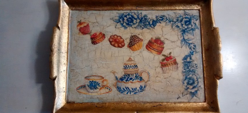 Vassoio legno 23x31 decoupage pittura e foglia oro euro 43 Venduto